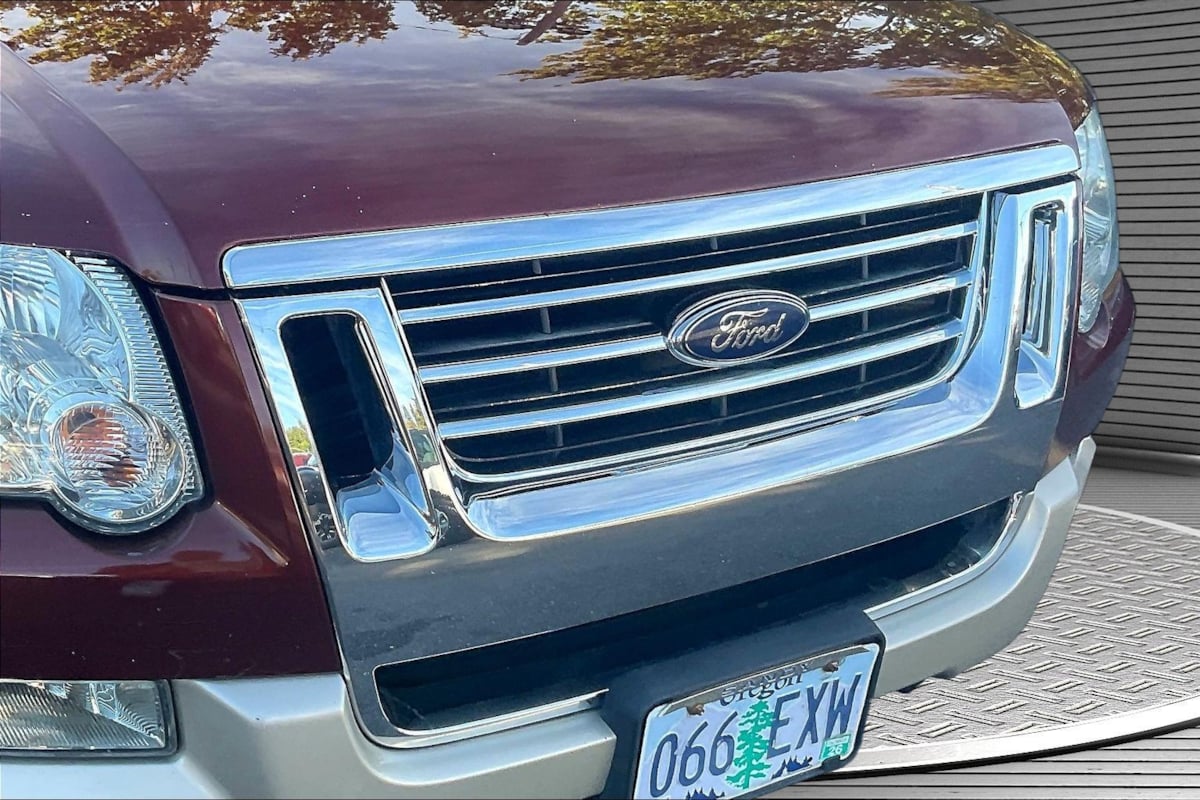 Ford Explorer photo 32