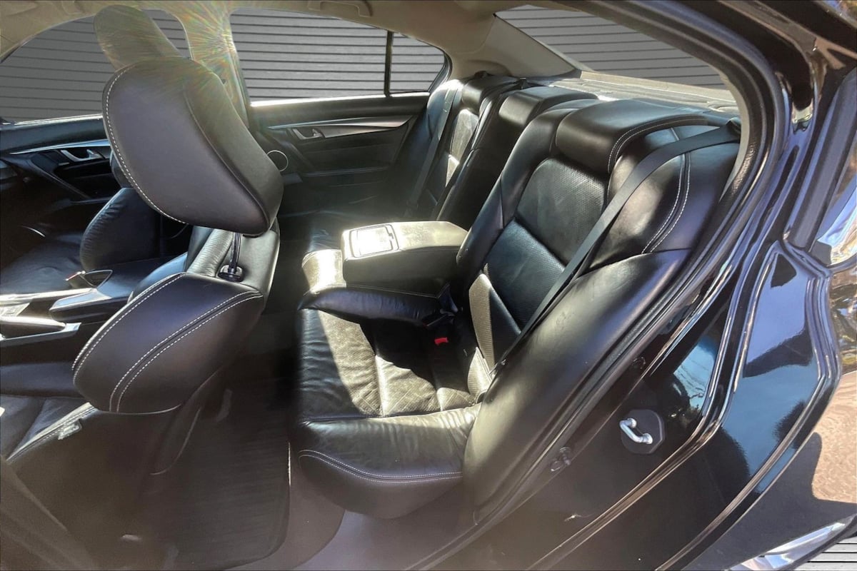 Photo 21 of this Acura TL