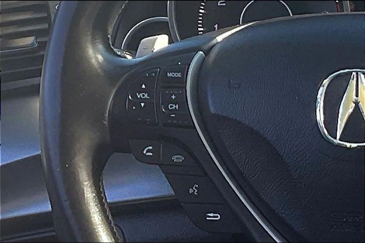 Photo 11 of this Acura TL