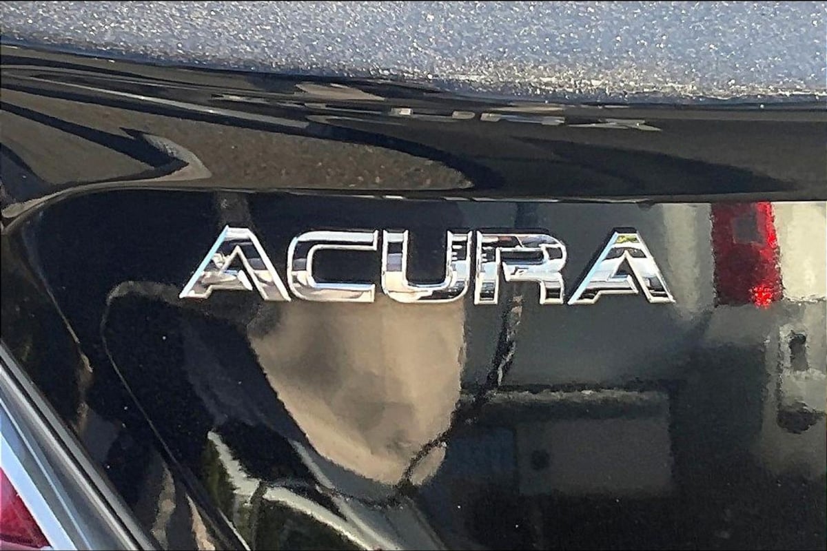 Photo 23 of this Acura TL