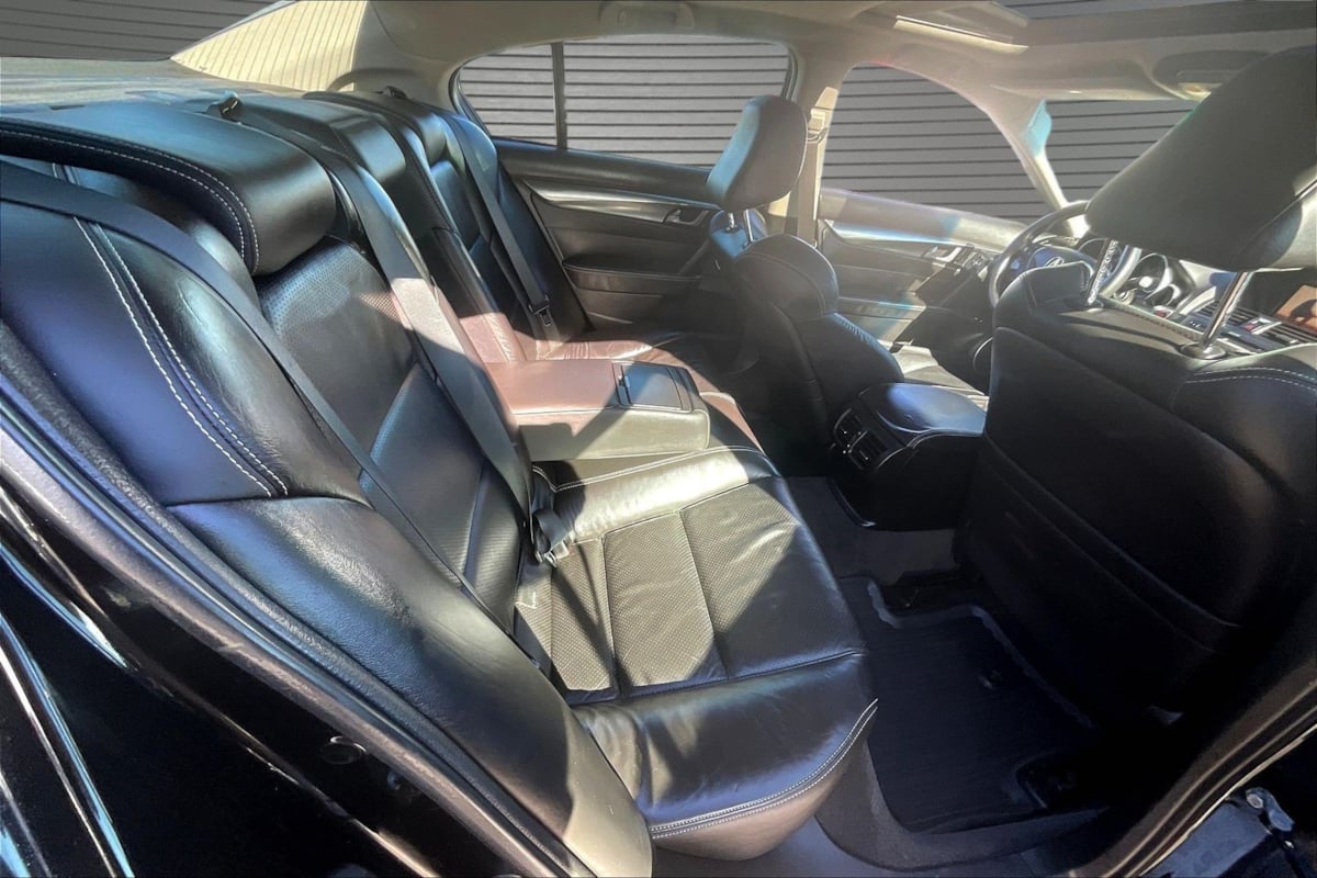 Photo 24 of this Acura TL