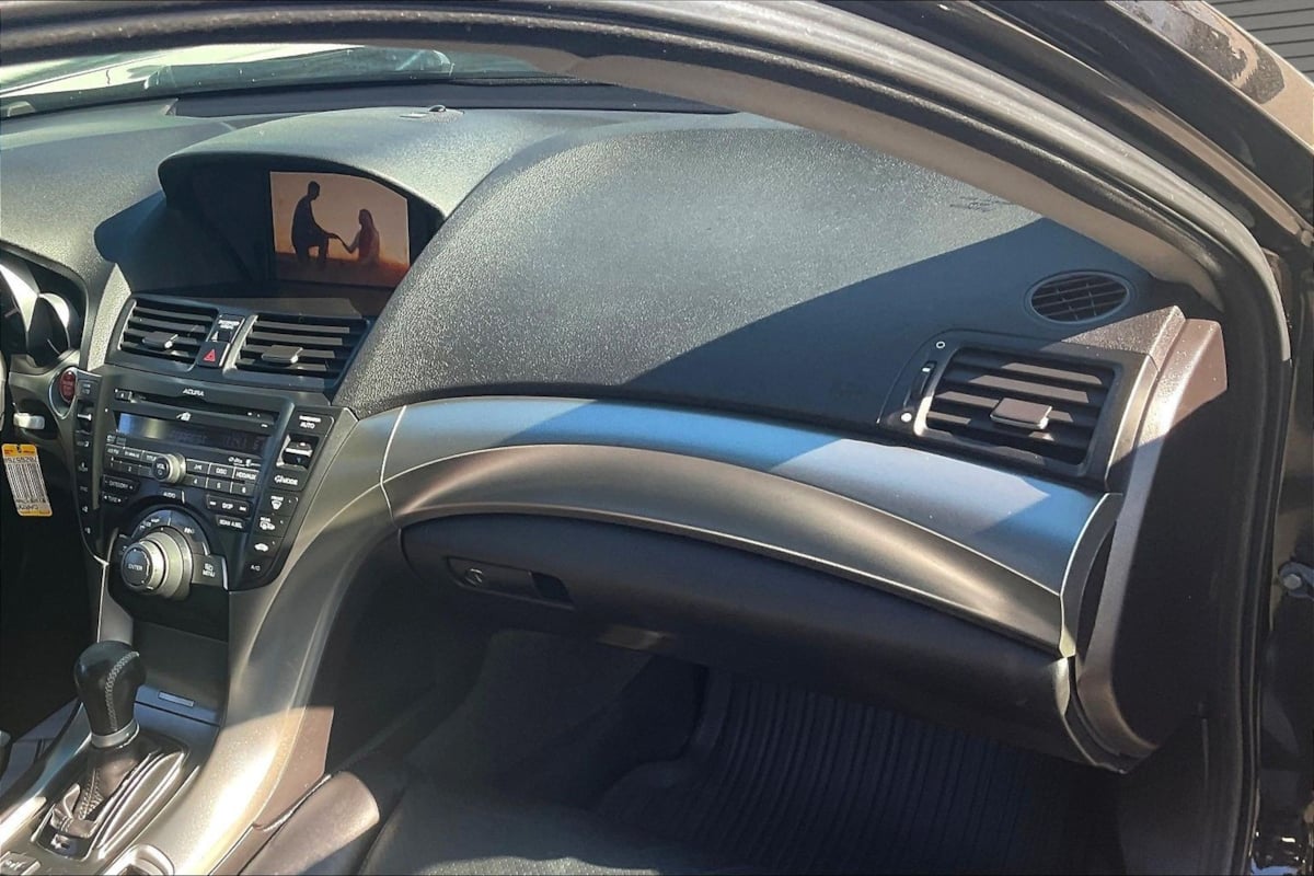 Photo 25 of this Acura TL
