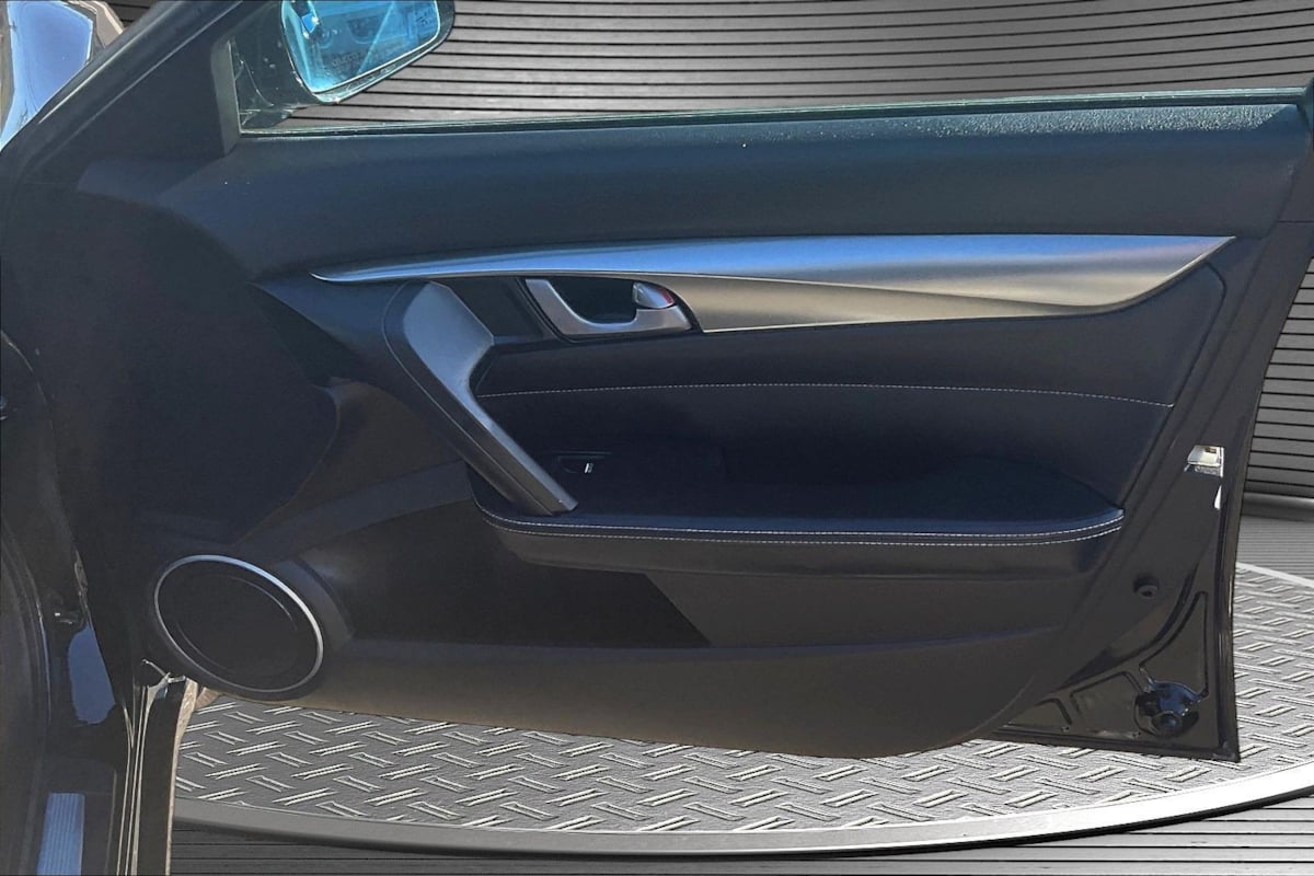Photo 26 of this Acura TL
