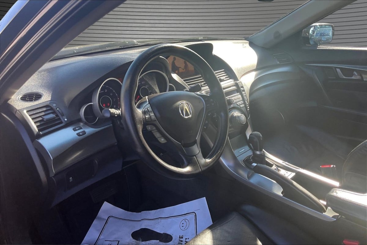 Photo 16 of this Acura TL