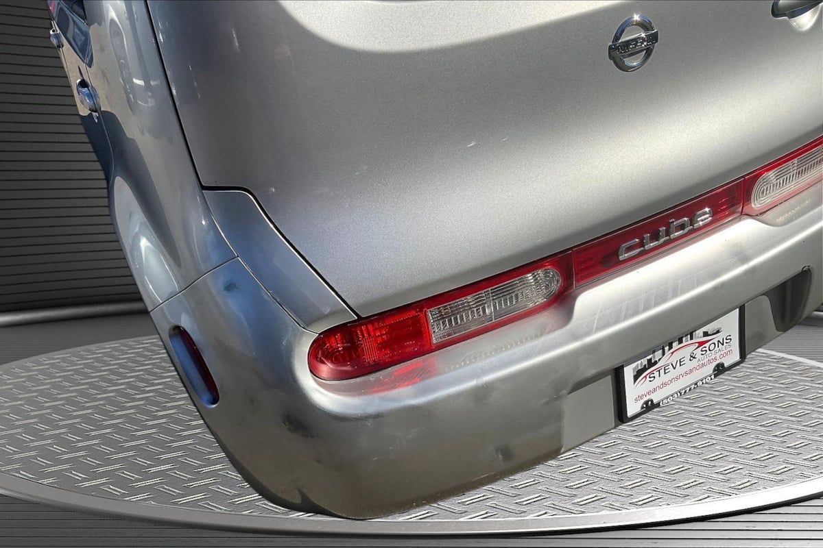 Photo 22 of this Nissan cube