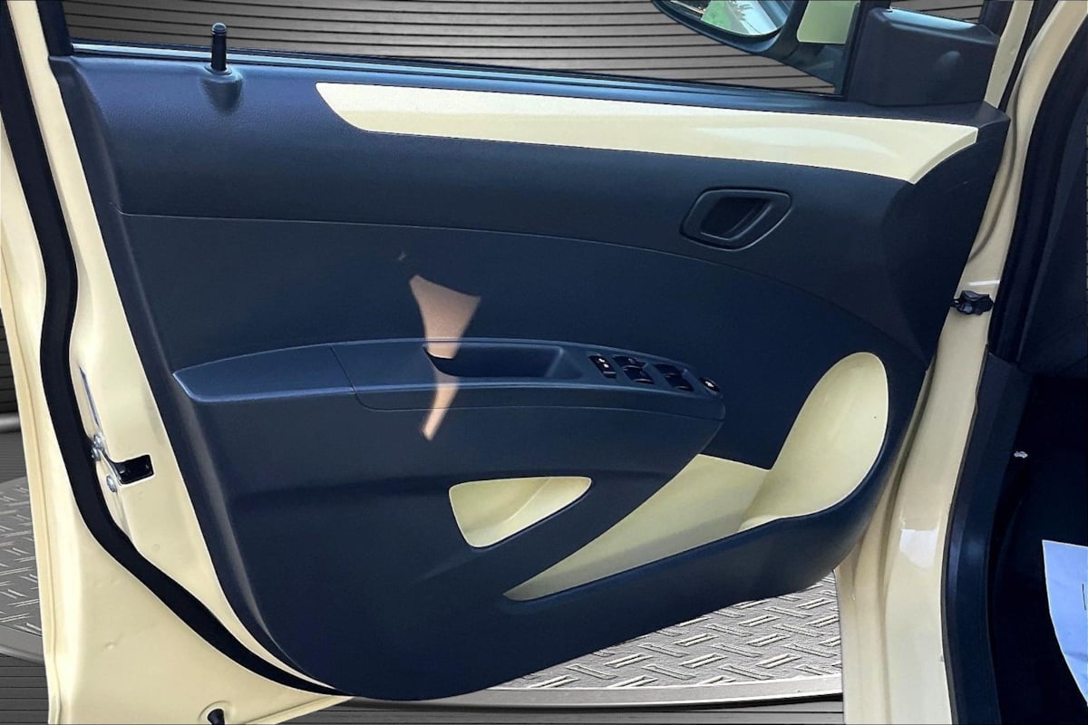 Photo 19 of this Chevrolet Spark