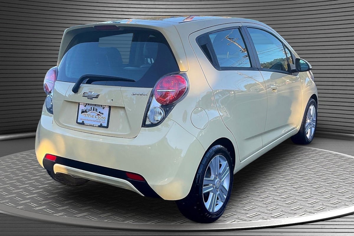 Photo 6 of this Chevrolet Spark