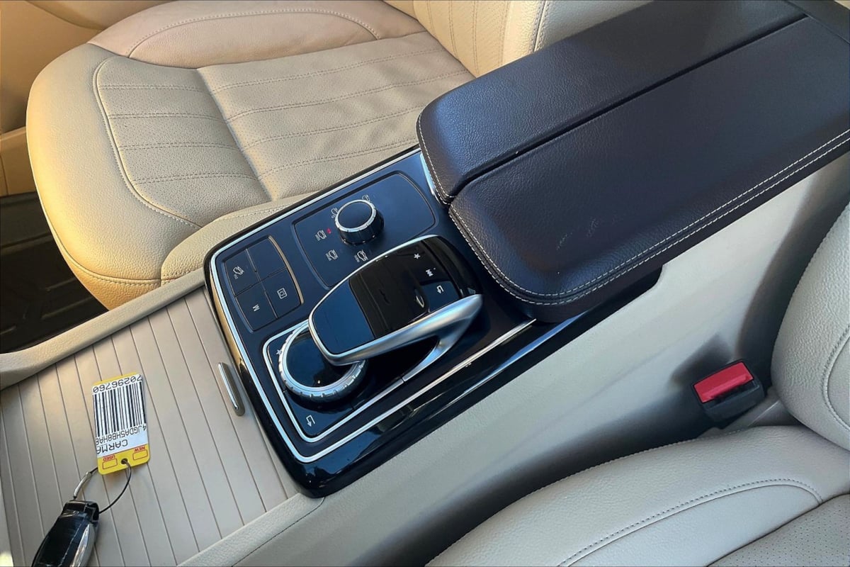 Photo 17 of this Mercedes-Benz GLE 350