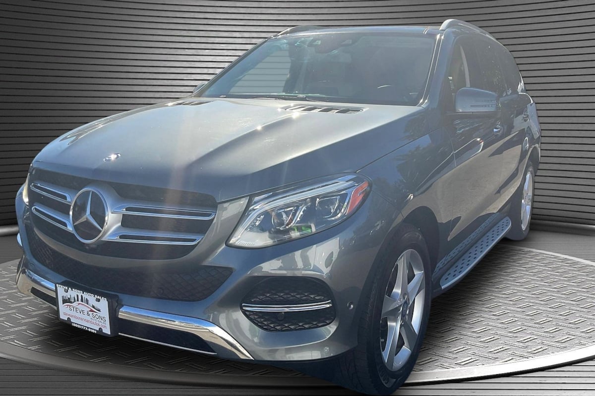 Photo 3 of this Mercedes-Benz GLE 350