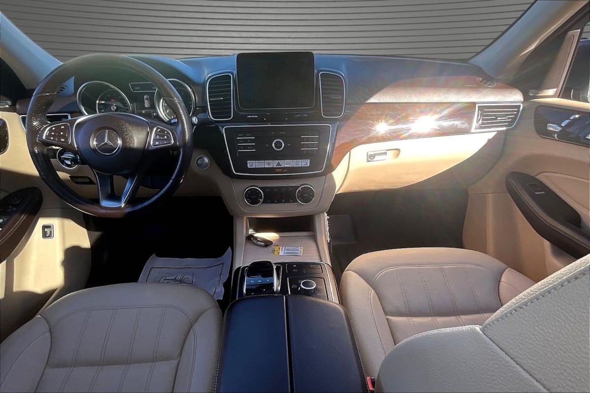 Photo 7 of this Mercedes-Benz GLE 350