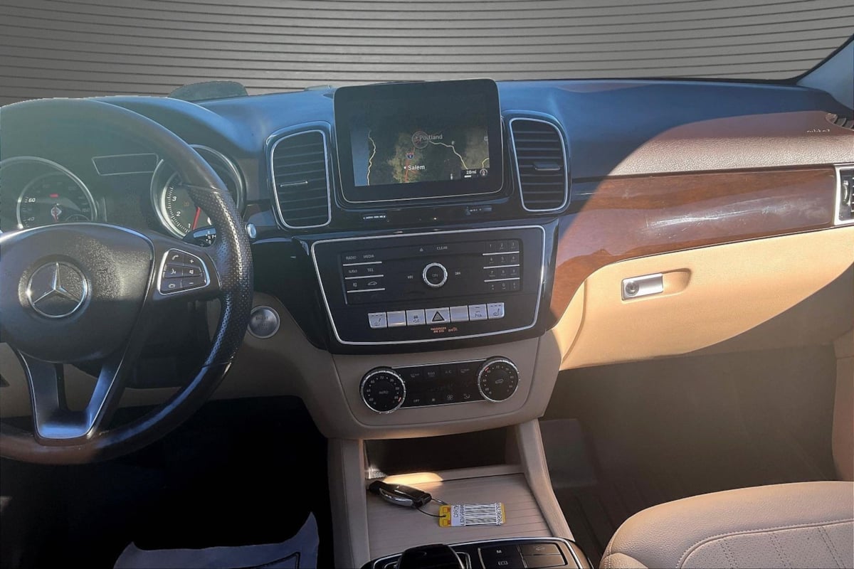 Photo 9 of this Mercedes-Benz GLE 350