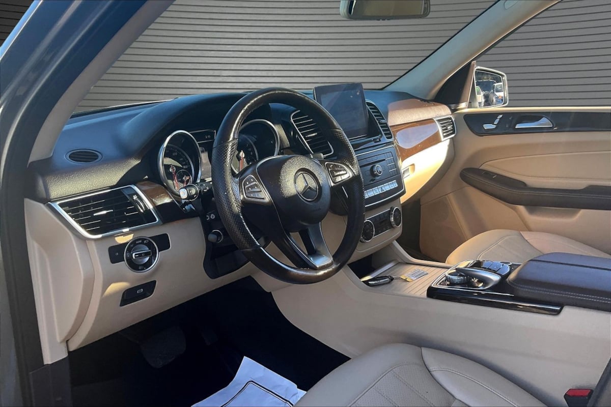 Photo 16 of this Mercedes-Benz GLE 350