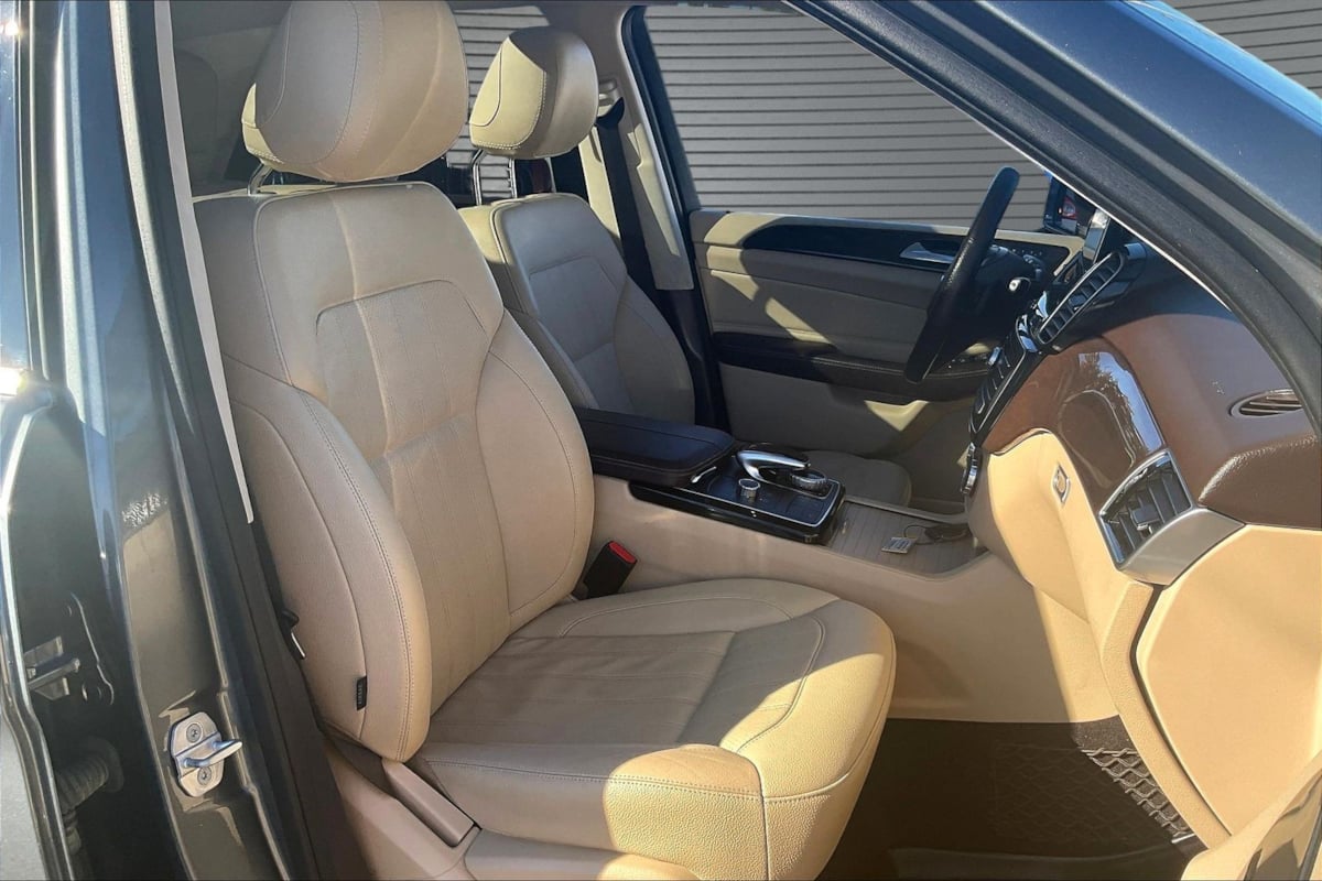 Photo 27 of this Mercedes-Benz GLE 350