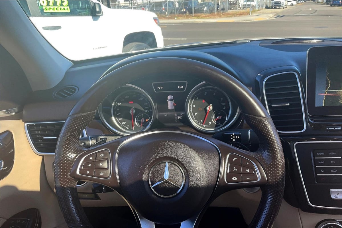 Photo 13 of this Mercedes-Benz GLE 350