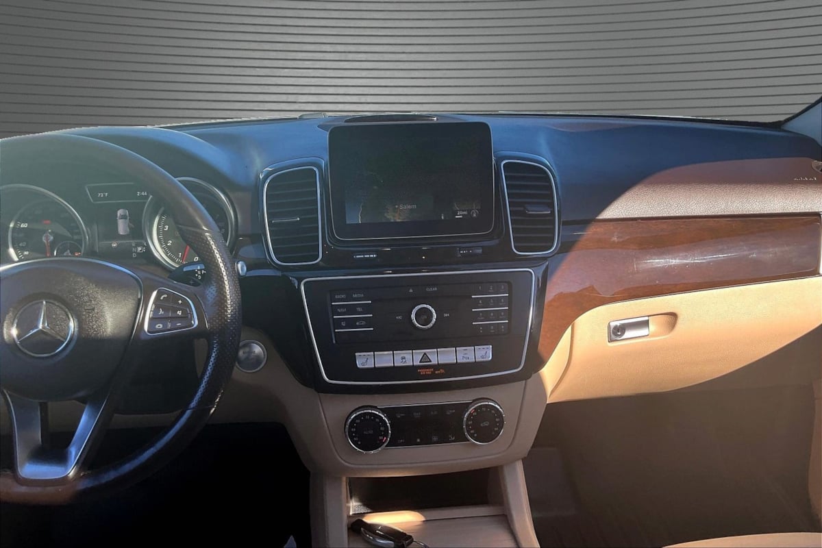 Photo 14 of this Mercedes-Benz GLE 350