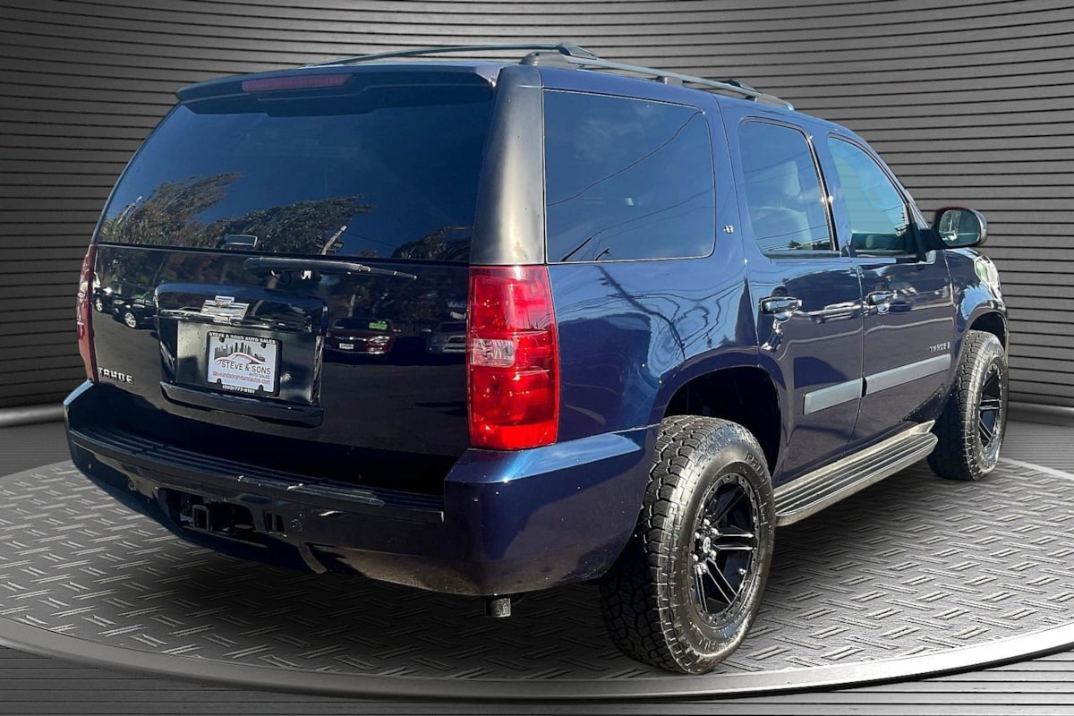 Photo 6 of this Chevrolet Tahoe