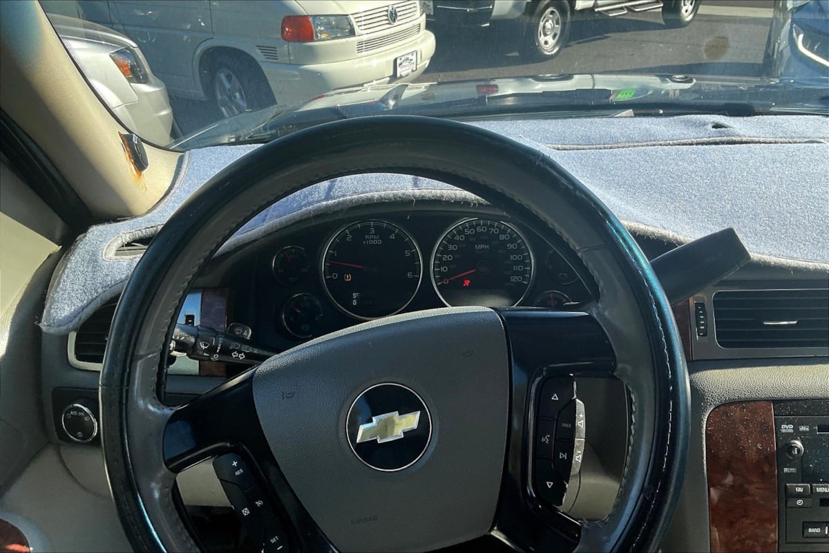 Photo 13 of this Chevrolet Tahoe
