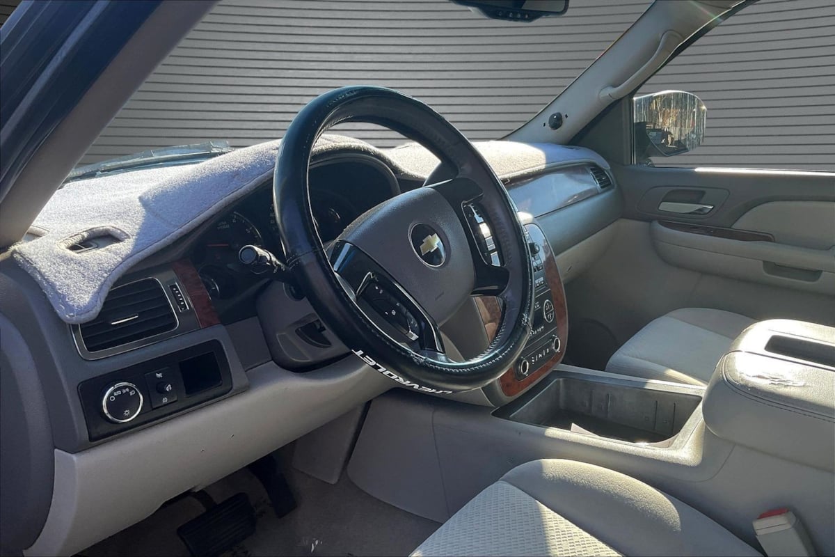 Photo 15 of this Chevrolet Tahoe