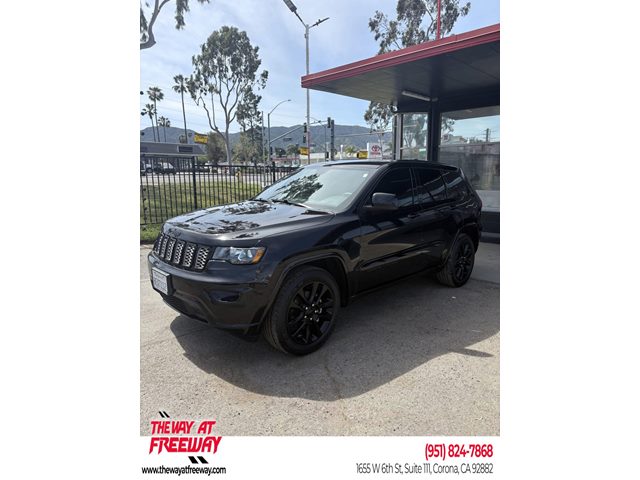 Diamond Black Crystal Pearlcoat 2018 Jeep Grand Cherokee Altitude SUV / Crossover 4X2 Automatic
