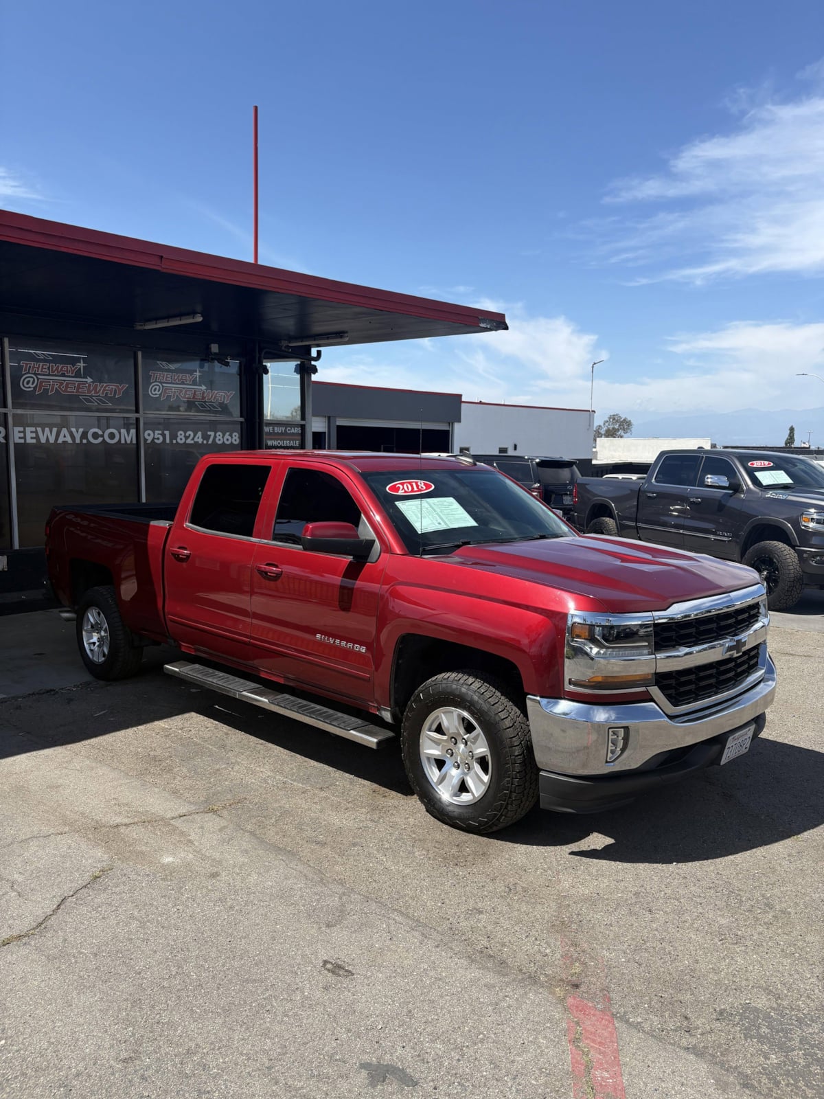 2018 Chevrolet Silverado 1500 LT - Photo 3