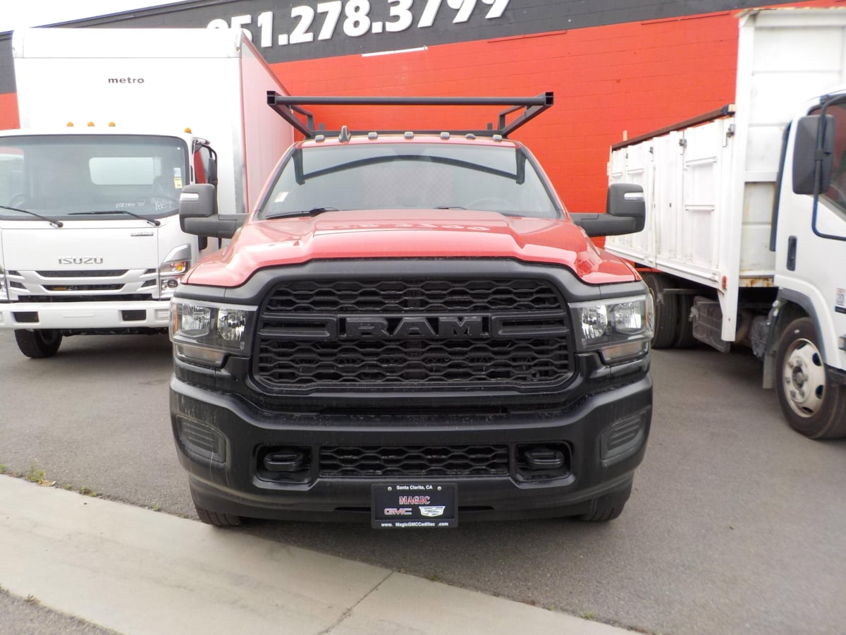 2023 RAM Ram 3500 Chassis Cab Tradesman - Photo 2