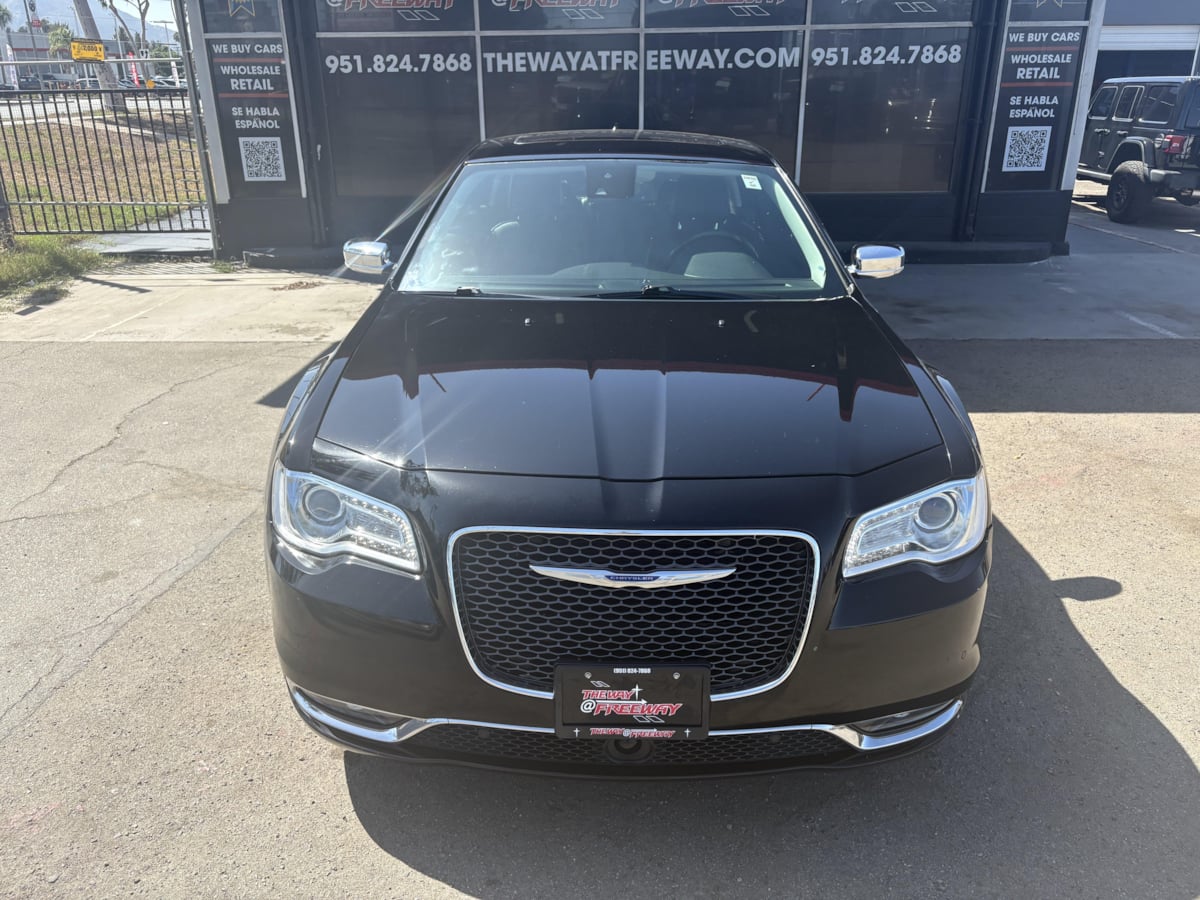 2018 Chrysler 300 Limited - Photo 2