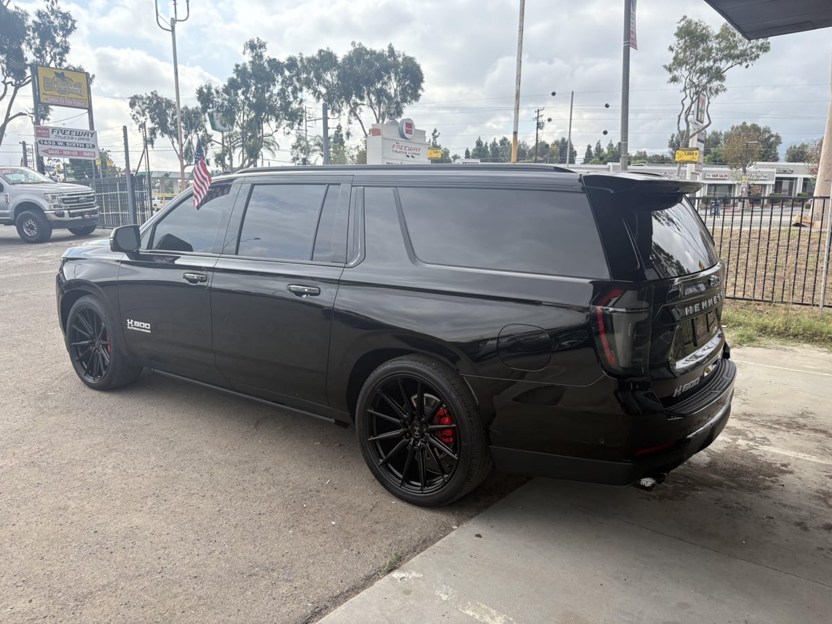 Photo 7 of this Chevrolet Suburban