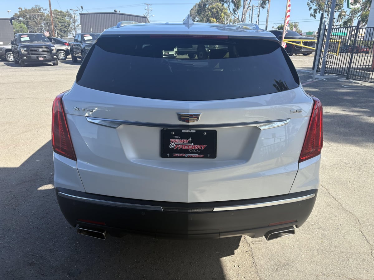 Photo 5 of this Cadillac XT5