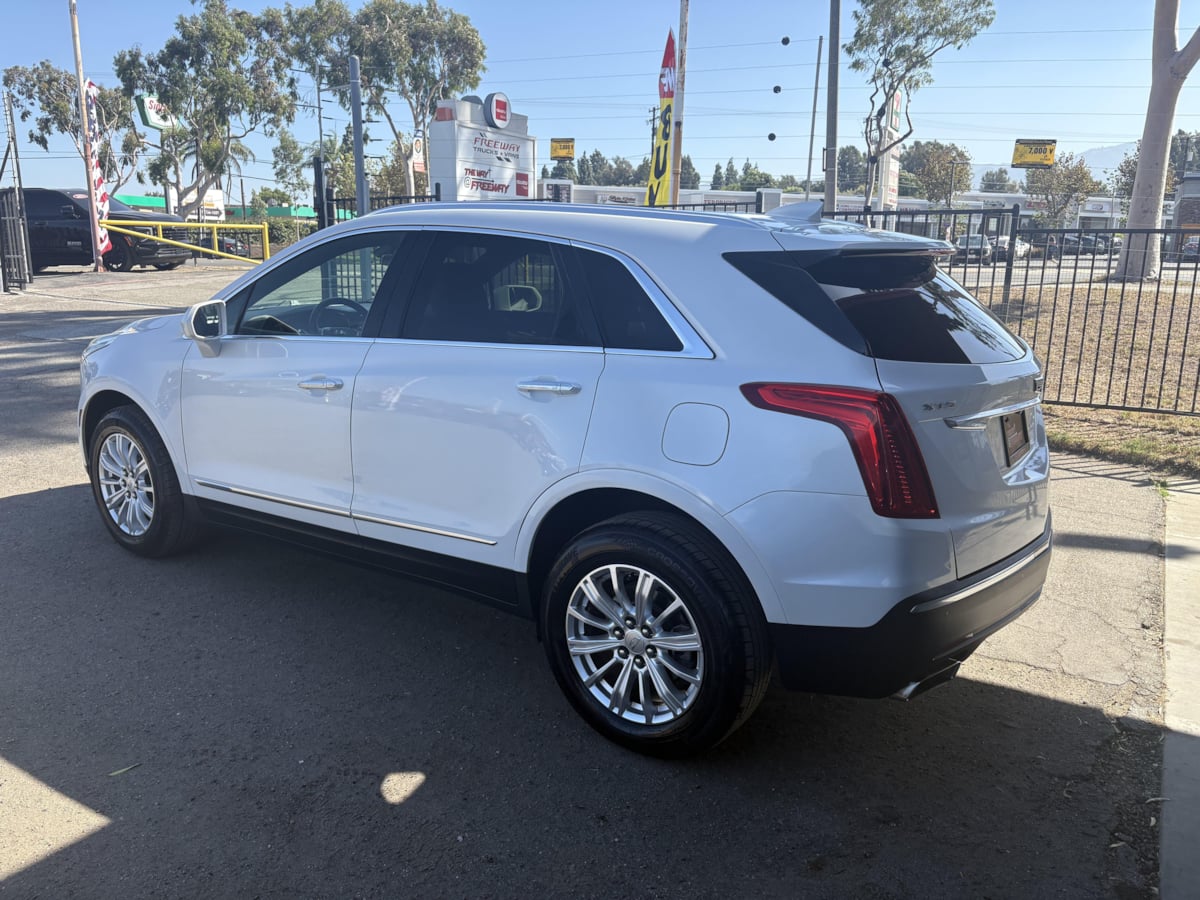 Photo 6 of this Cadillac XT5