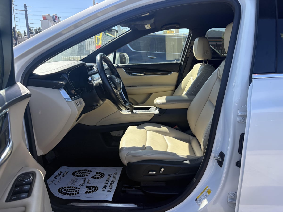 Photo 8 of this Cadillac XT5