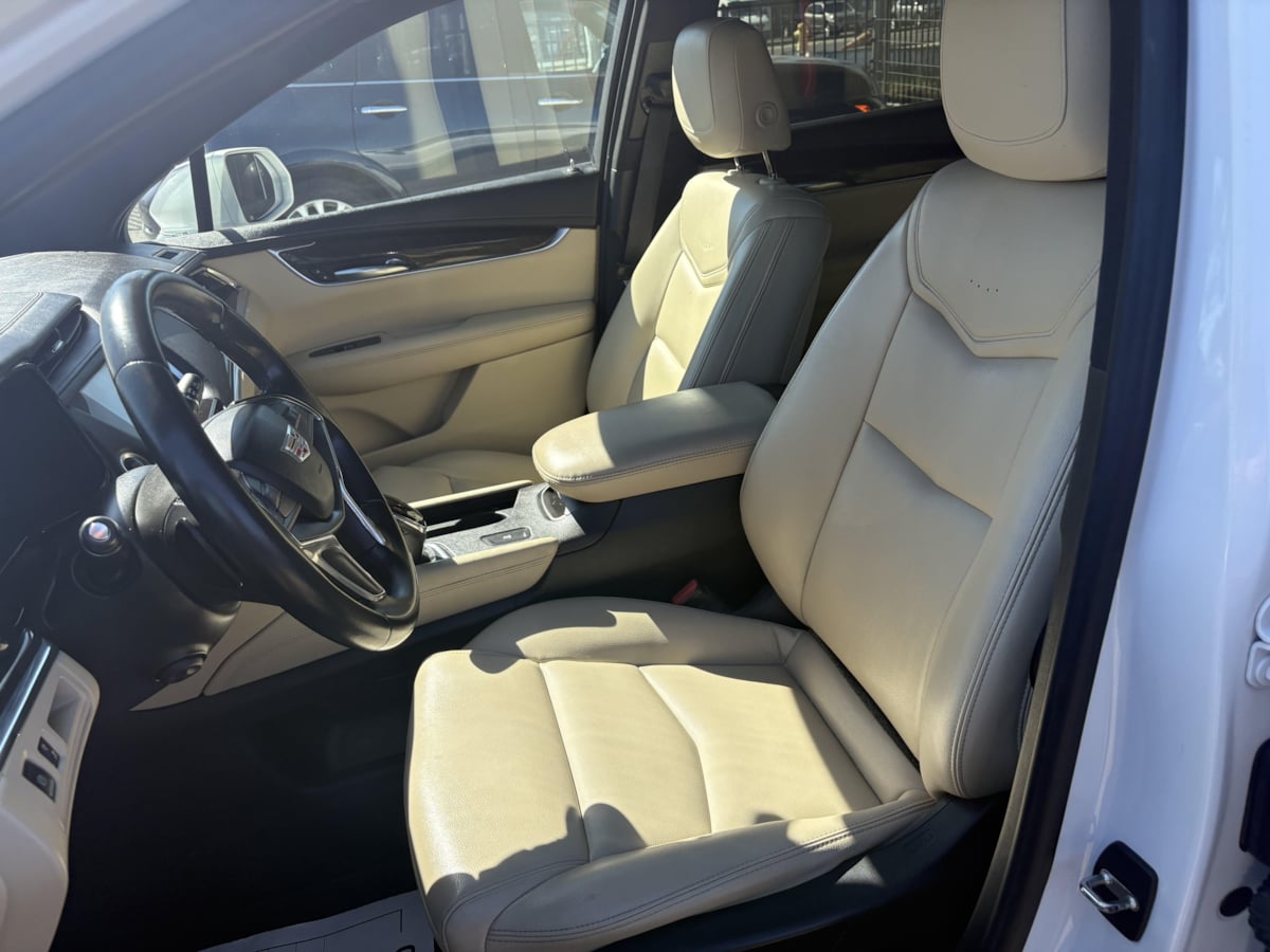 Photo 9 of this Cadillac XT5