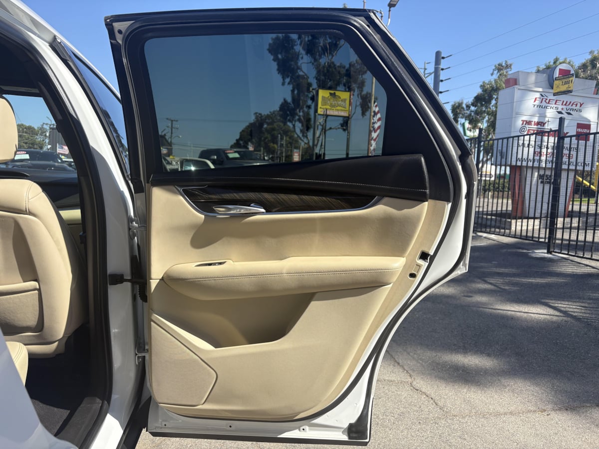 Photo 13 of this Cadillac XT5