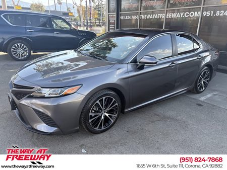 2018 Toyota Camry SE