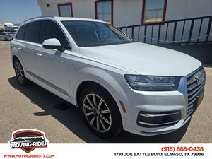 View 2019 Audi Q7 