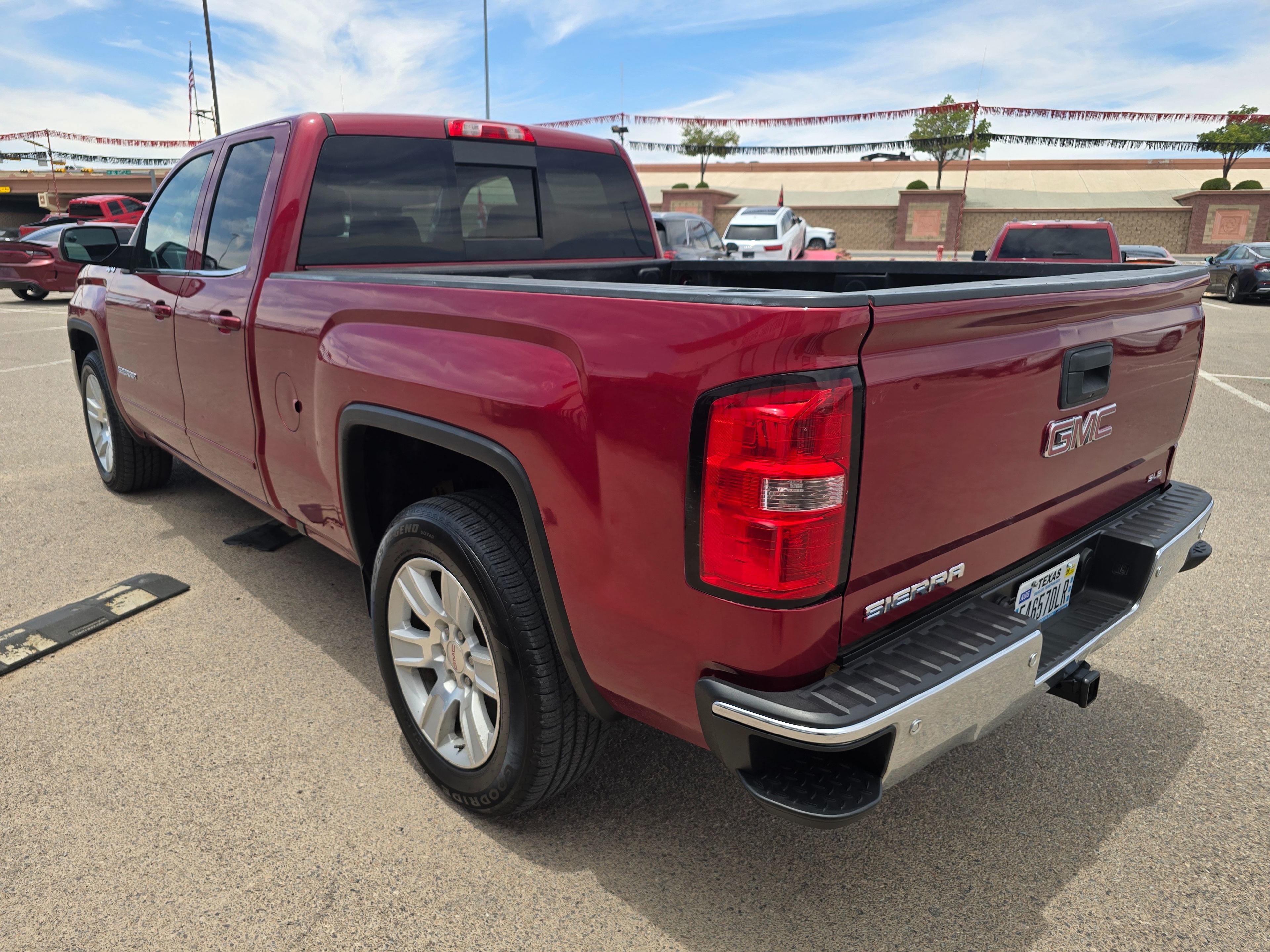 2018 GMC Sierra 1500 SLE - Photo 2