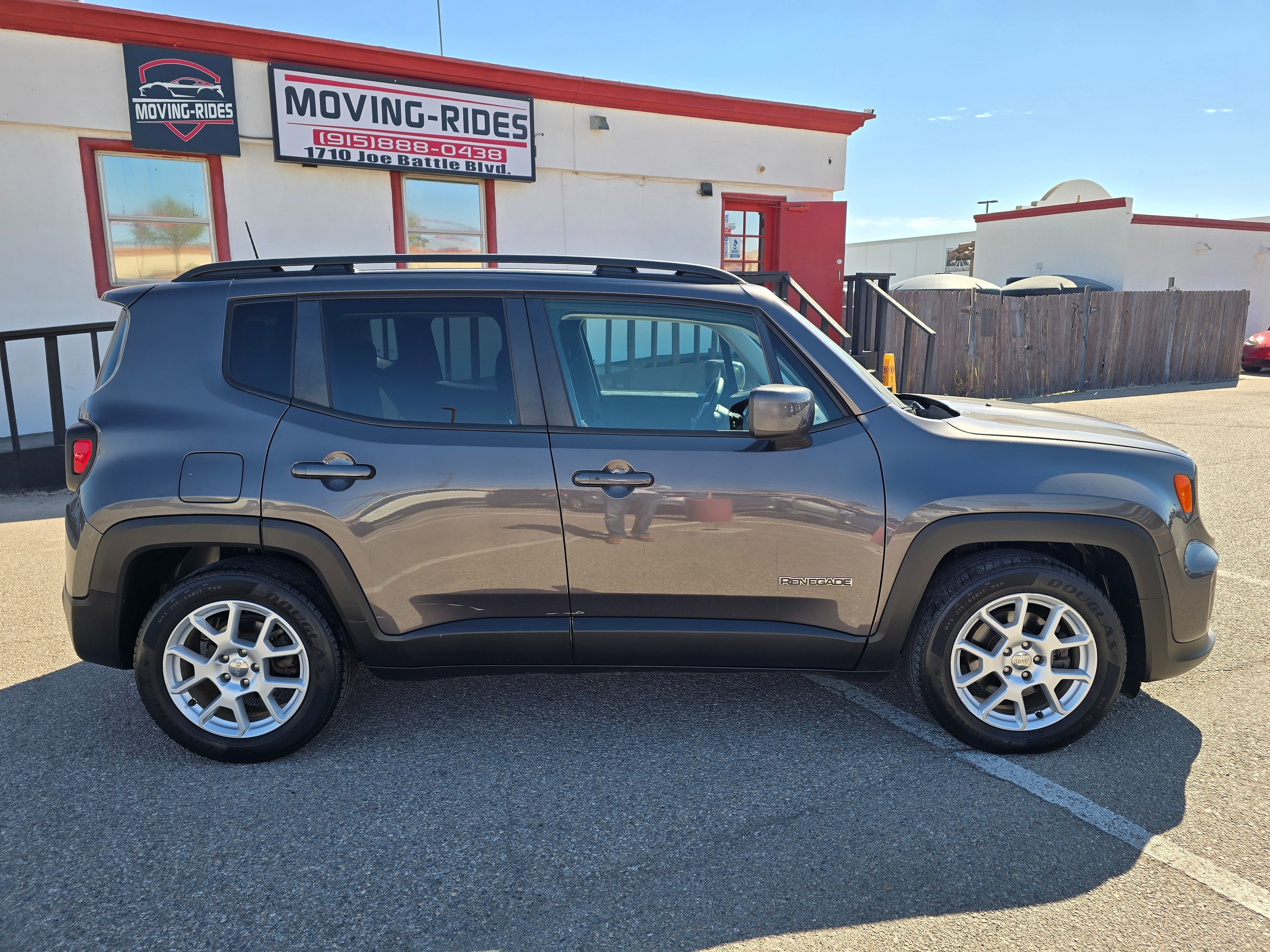 Photo 5 of this Jeep Renegade
