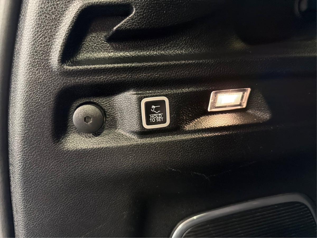 Photo 14 of this Jeep Grand Cherokee L