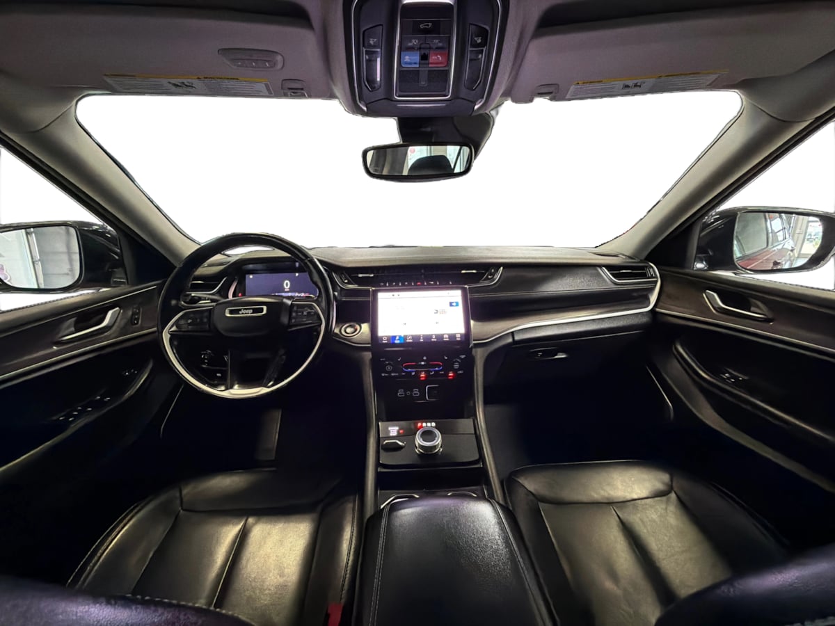 Photo 30 of this Jeep Grand Cherokee L