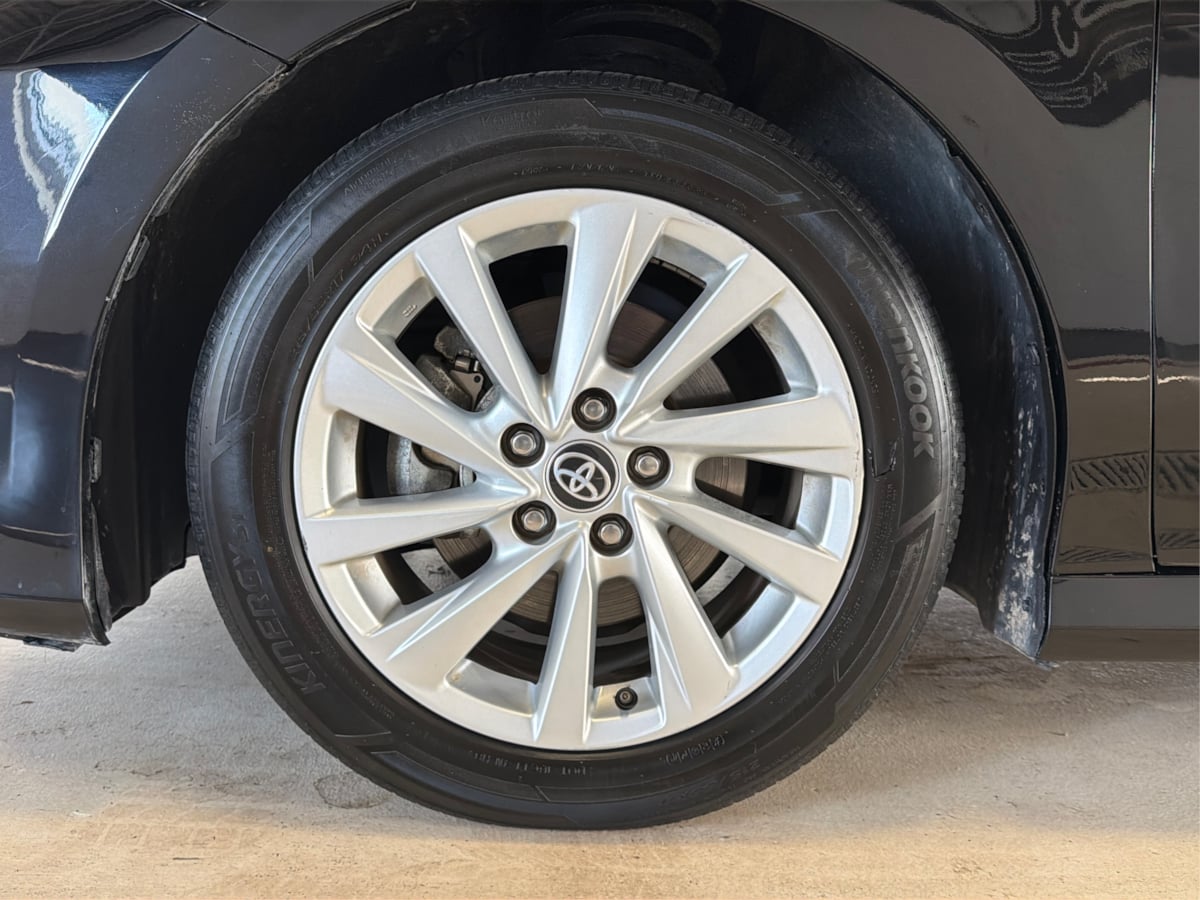 Photo 13 of this Toyota Camry