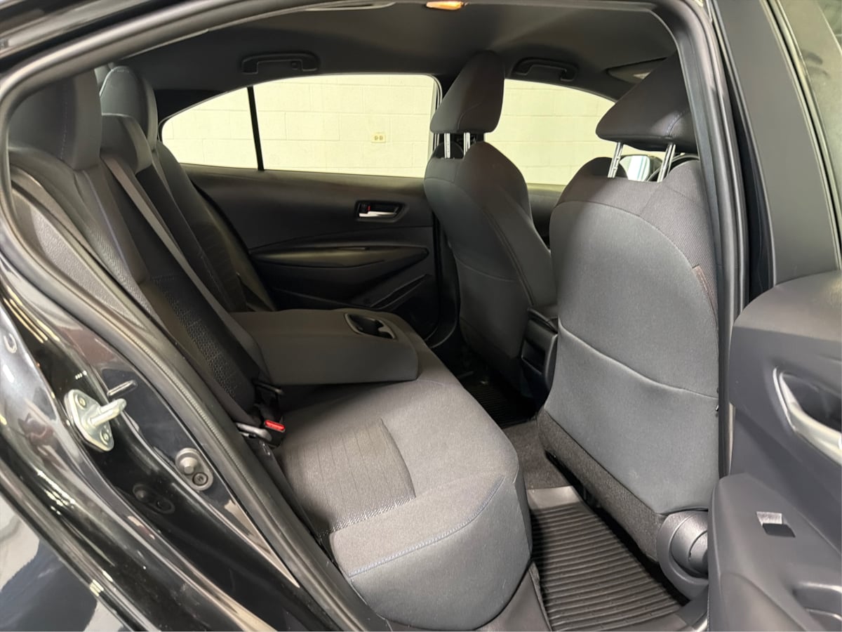 Photo 15 of this Toyota Corolla