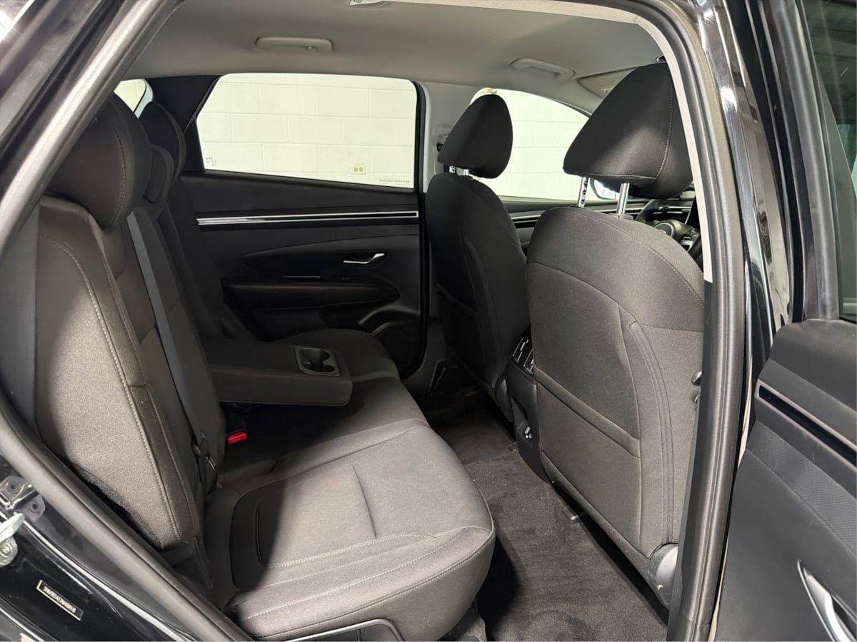 Photo 15 of this Hyundai Tucson