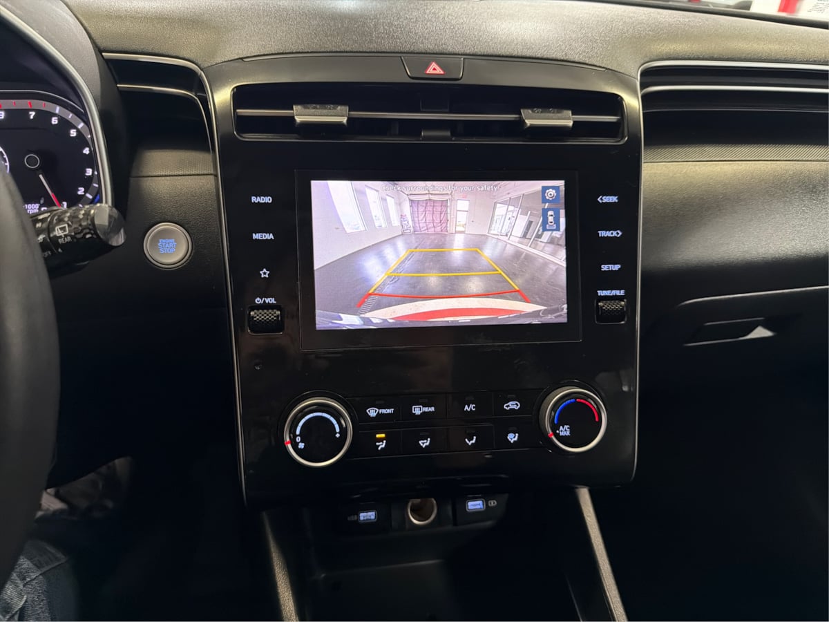 Photo 24 of this Hyundai Tucson
