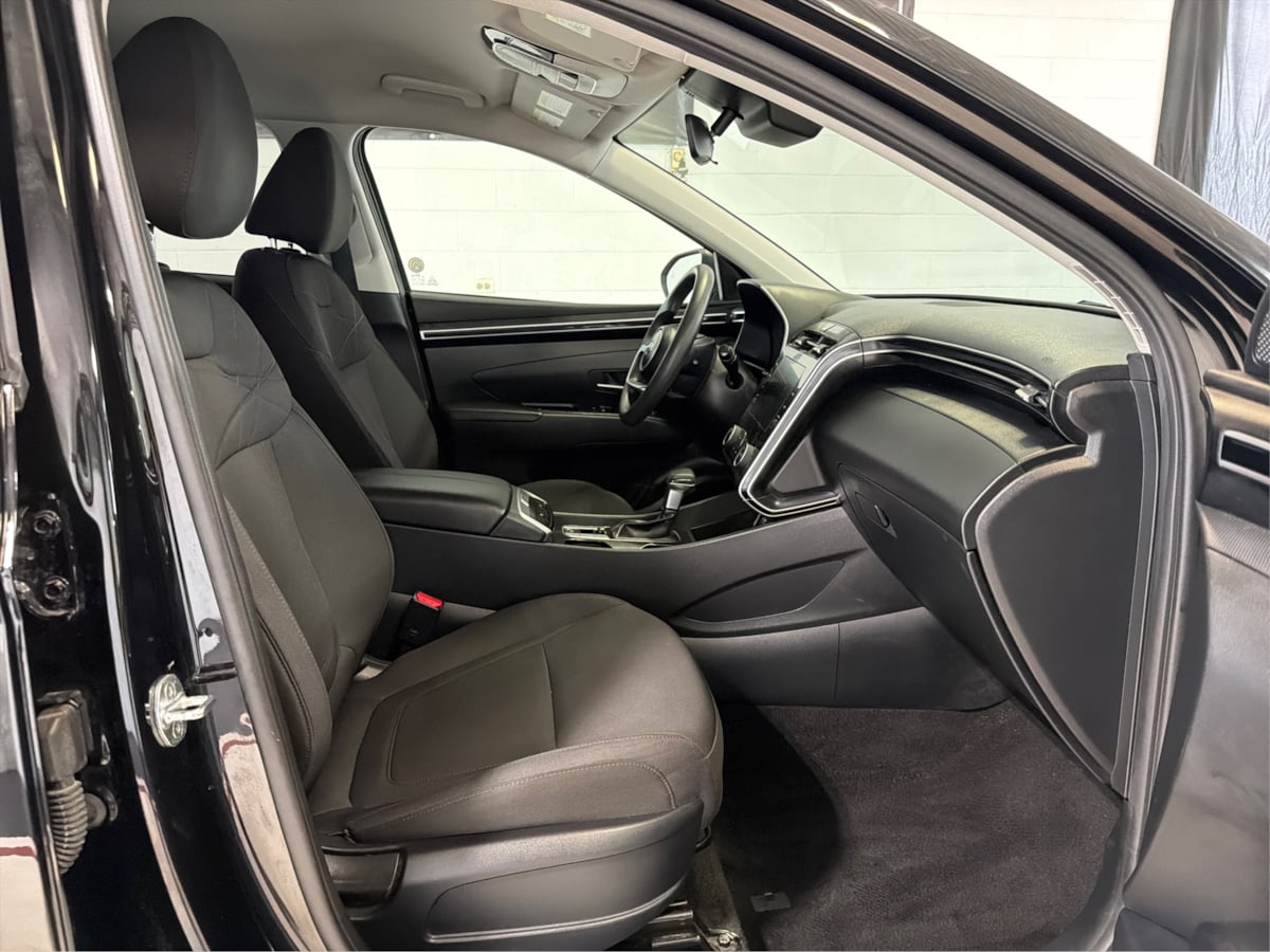 Photo 14 of this Hyundai Tucson