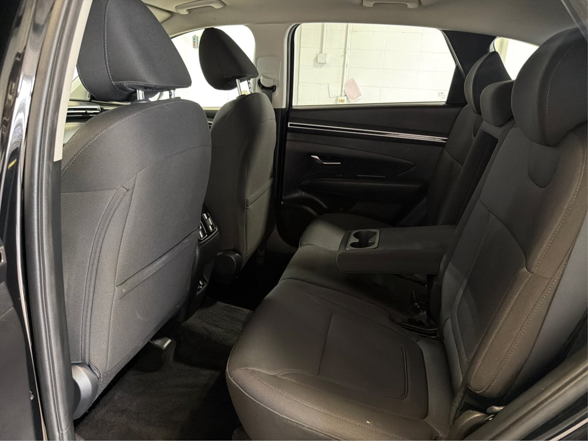 Photo 10 of this Hyundai Tucson