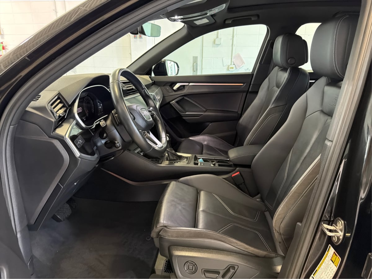 Photo 9 of this Audi Q3