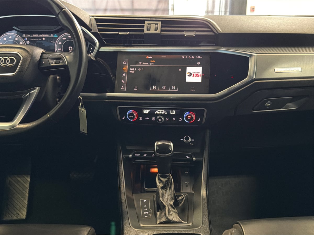 Photo 18 of this Audi Q3