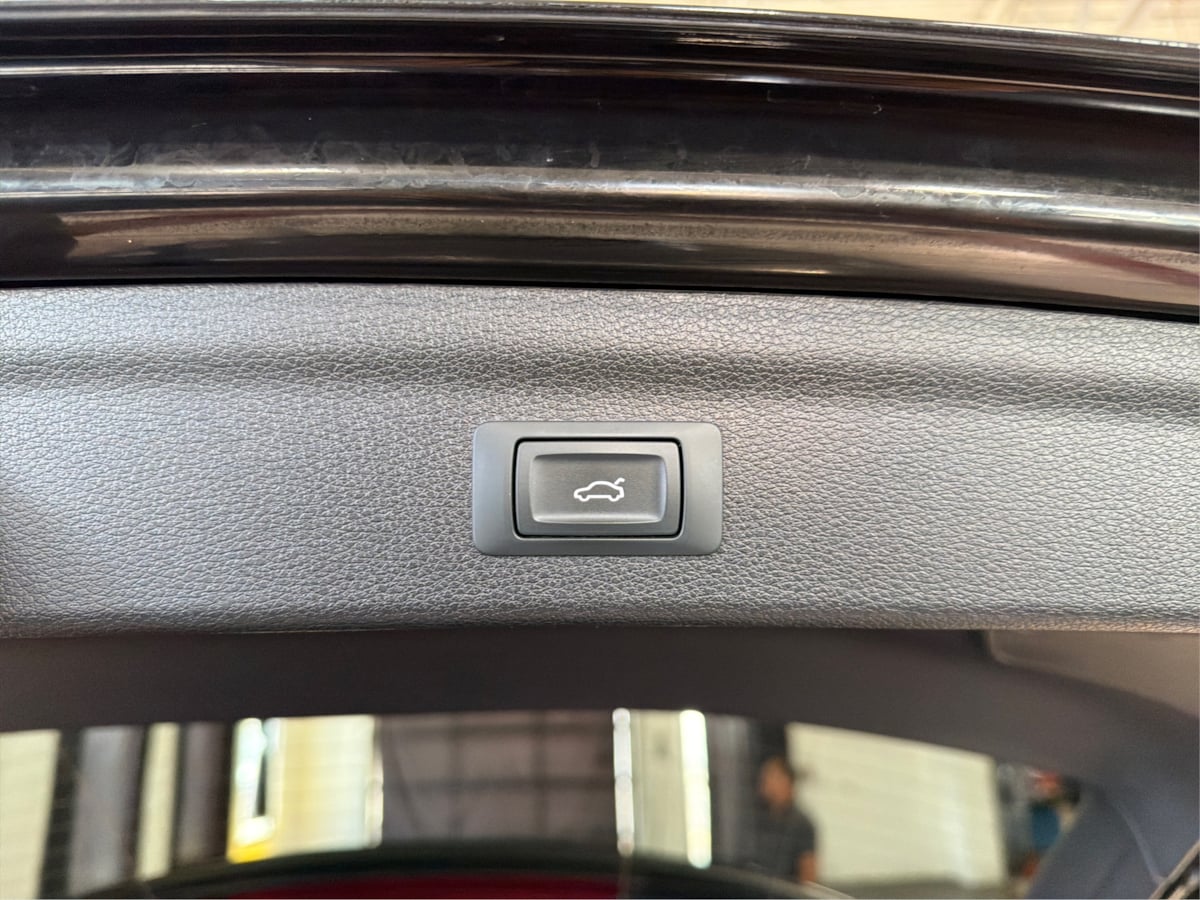 Photo 14 of this Audi Q3