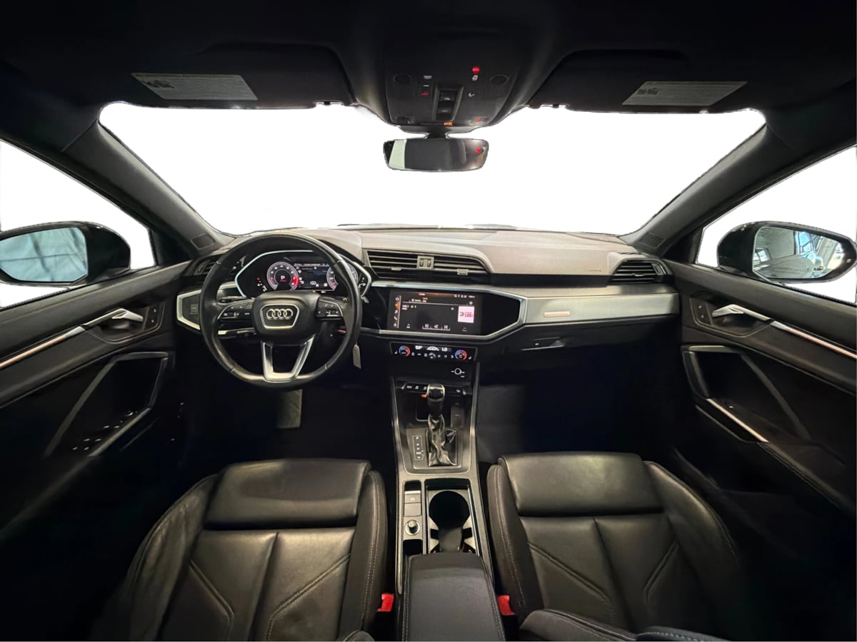 Photo 28 of this Audi Q3