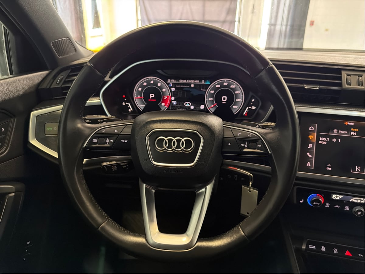 Photo 22 of this Audi Q3