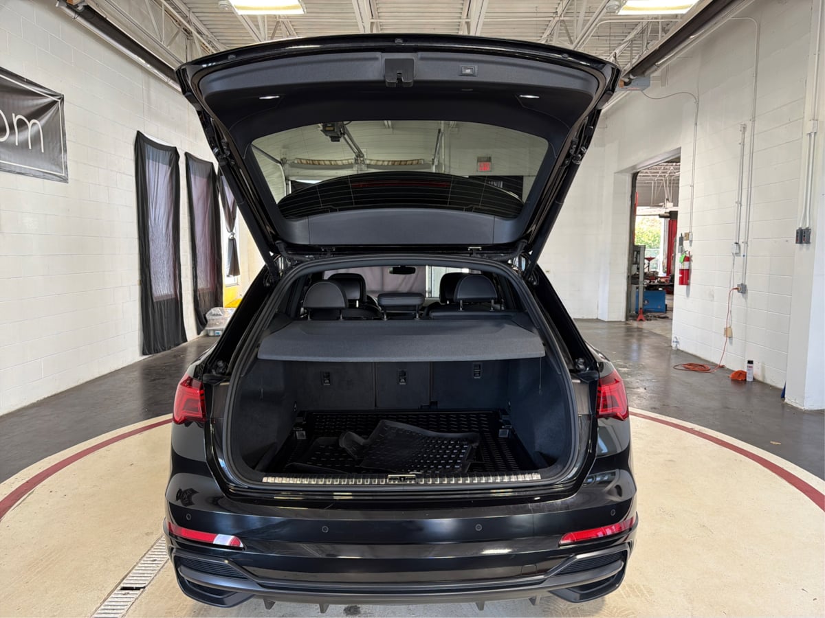 Photo 12 of this Audi Q3